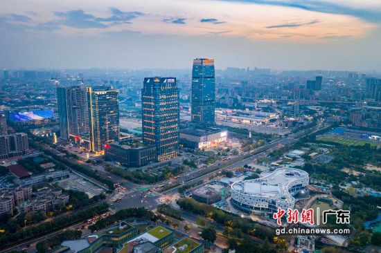 广州白云2021年地区生产总值突破2500亿元 同比增长8.1%